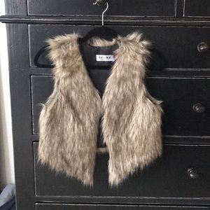 Faux fur vest (waist-length)